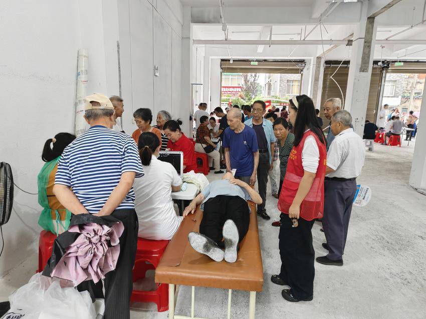 医社联动送健康 仙桃市龙华山街道何湾社区开展端午...