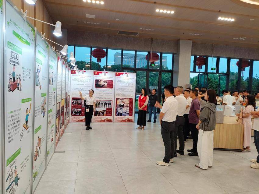 仙桃市沙嘴街道在市群众艺术馆开展“爱廉说”活动